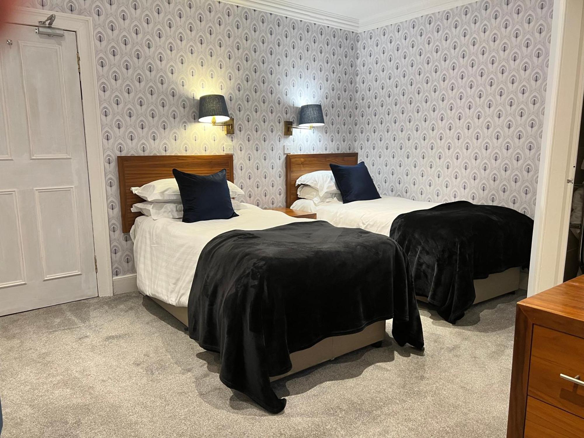 Selkirk Arms Hotel 커쿠브리 외부 사진