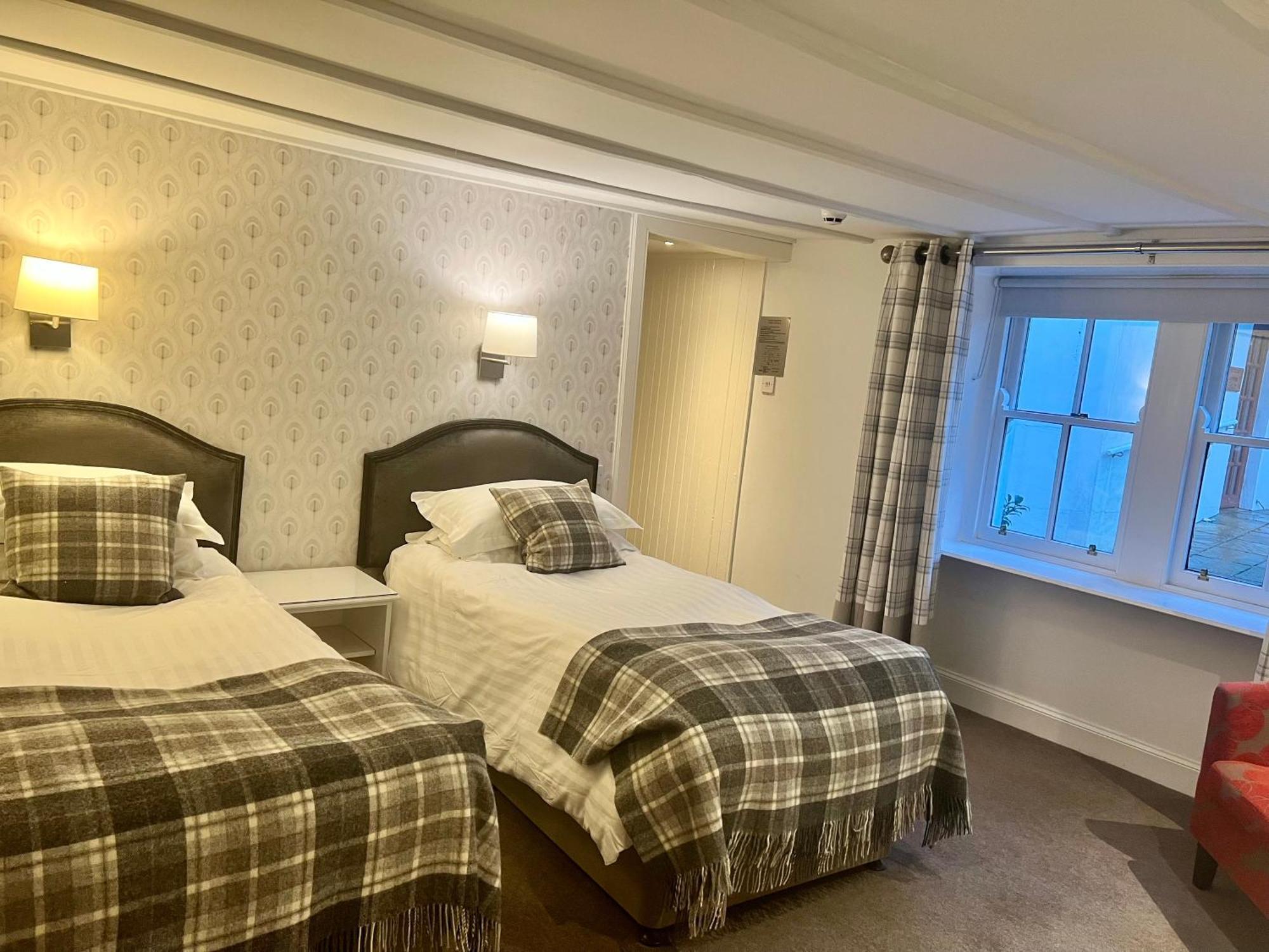 Selkirk Arms Hotel 커쿠브리 외부 사진