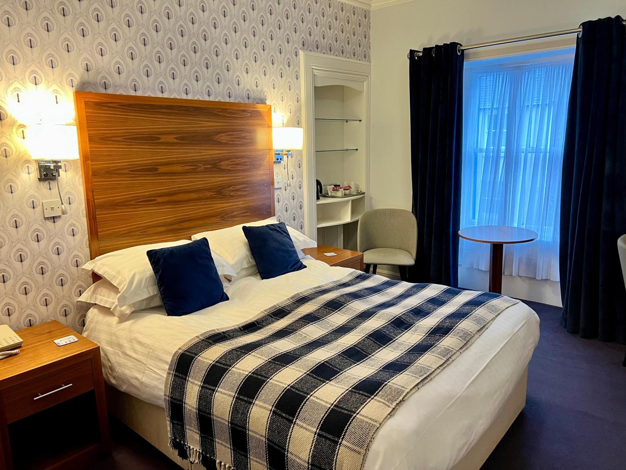 Selkirk Arms Hotel 커쿠브리 외부 사진