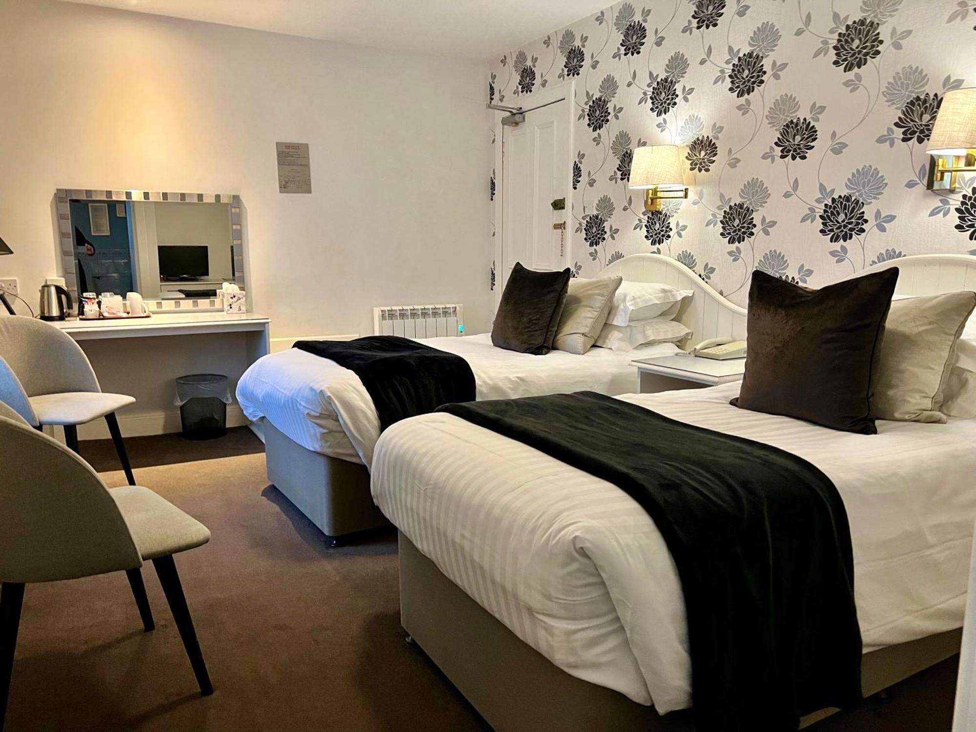 Selkirk Arms Hotel 커쿠브리 외부 사진